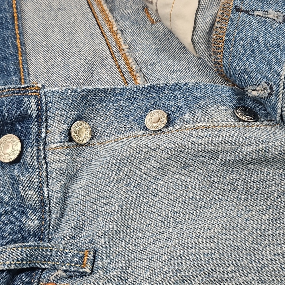 Levi’s 501 Altered Denim Shorts Women’s Size 31 | NWT | Vintage Cut-Off Style - Picture 7 of 11